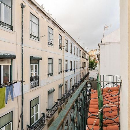 Attic Apartment With Balcony In Bairro Alto Lisbon Exterior photo