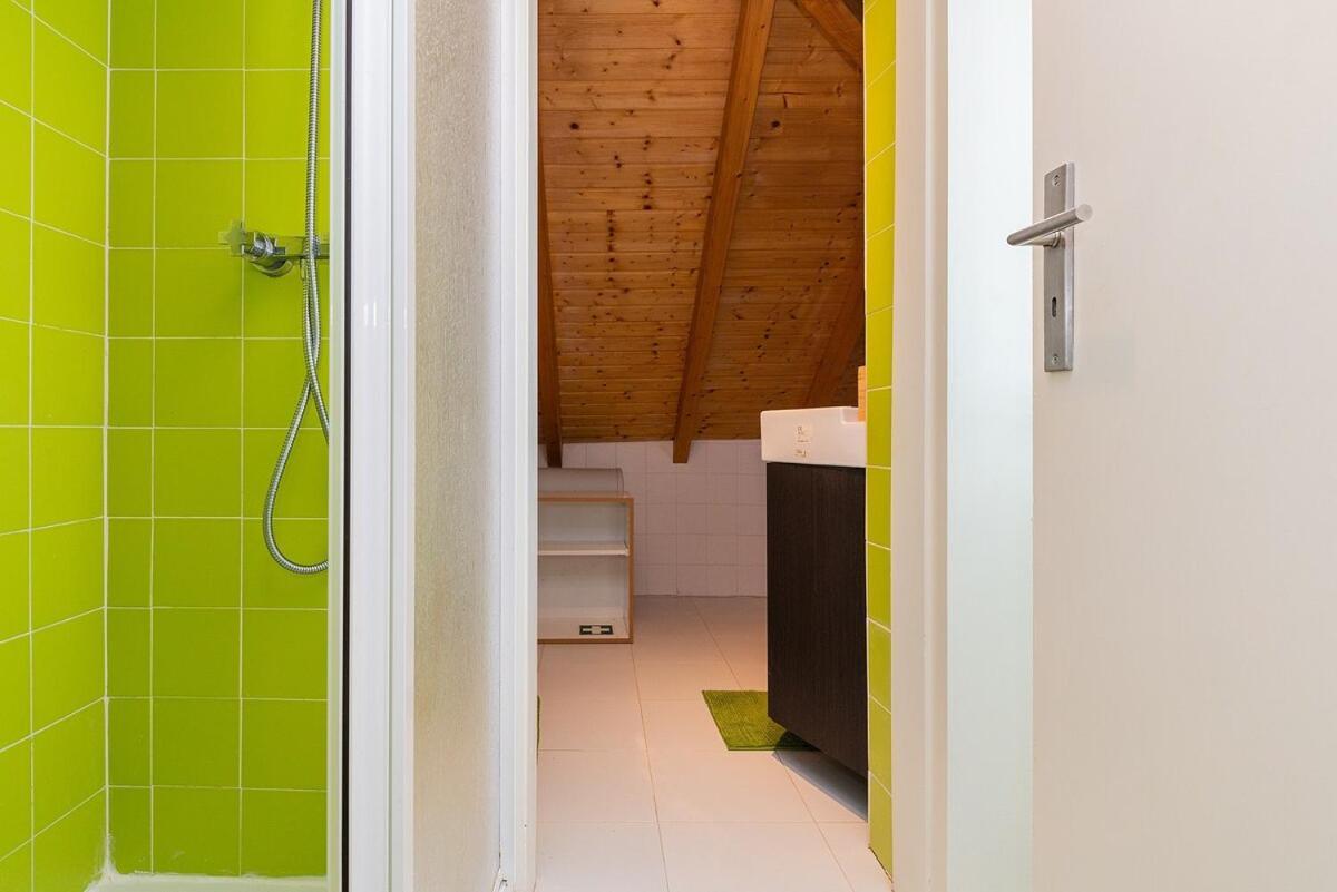 Attic Apartment With Balcony In Bairro Alto Lisbon Exterior photo